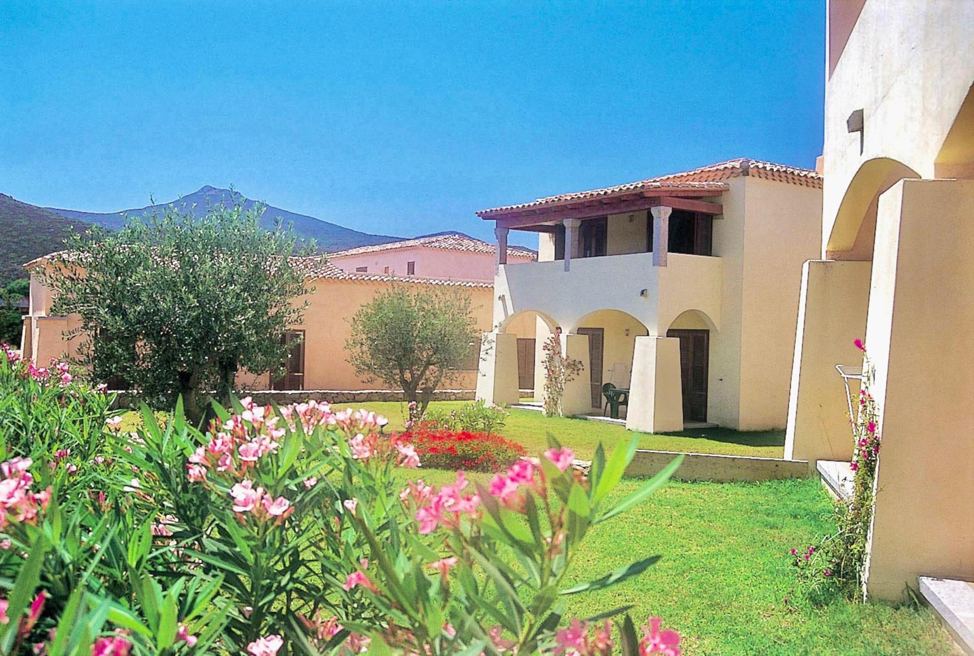 Residence With Private Beach In Marinella Exterior photo